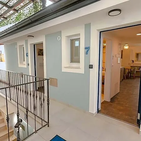 Blue Pearl Elite Aparthotel 4*